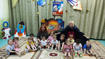 День космонавтики в первой младшей группе День космонавтики в первой младшей группе.