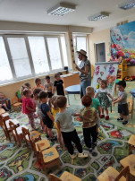 Кружок «Веселый язычок, умелые ручки» в первой младшей группе Кружок «Веселый язычок, умелые ручки» в первой младшей группе.